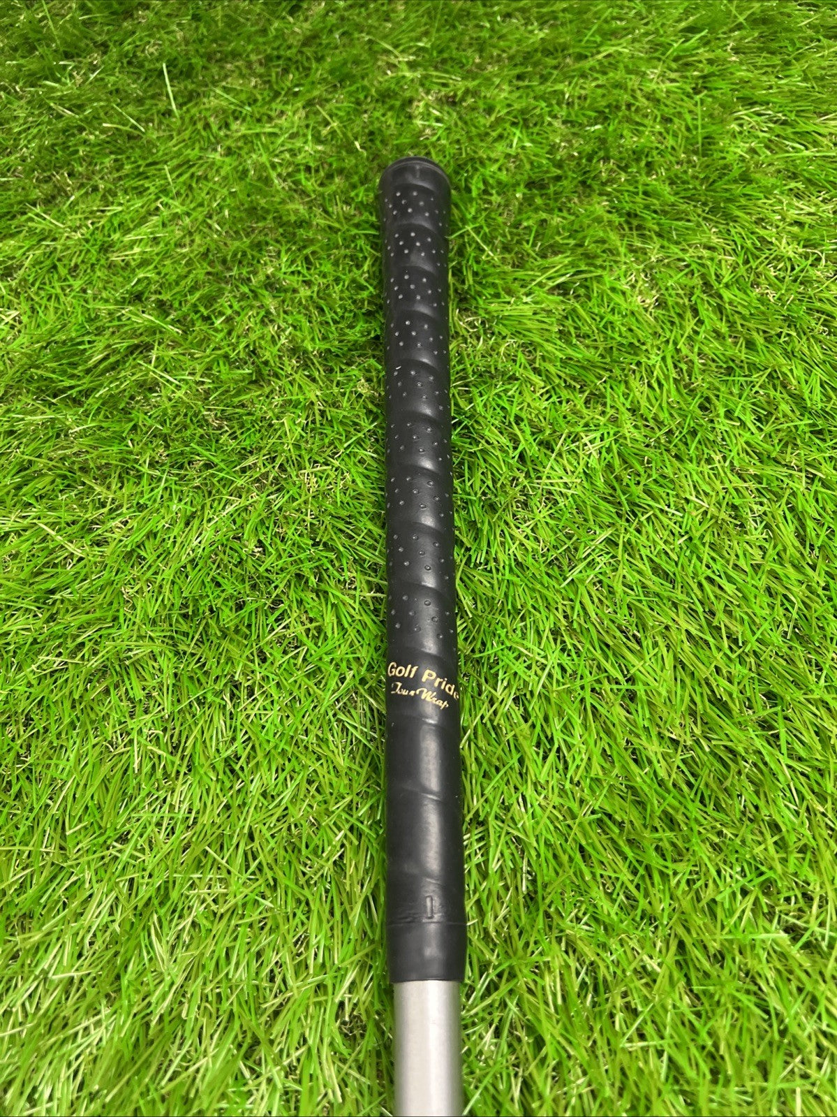 Titleist Titanium 975D 8.5° Driver RH Pro Launch Blue 85 Regular Flex Shaft 45"