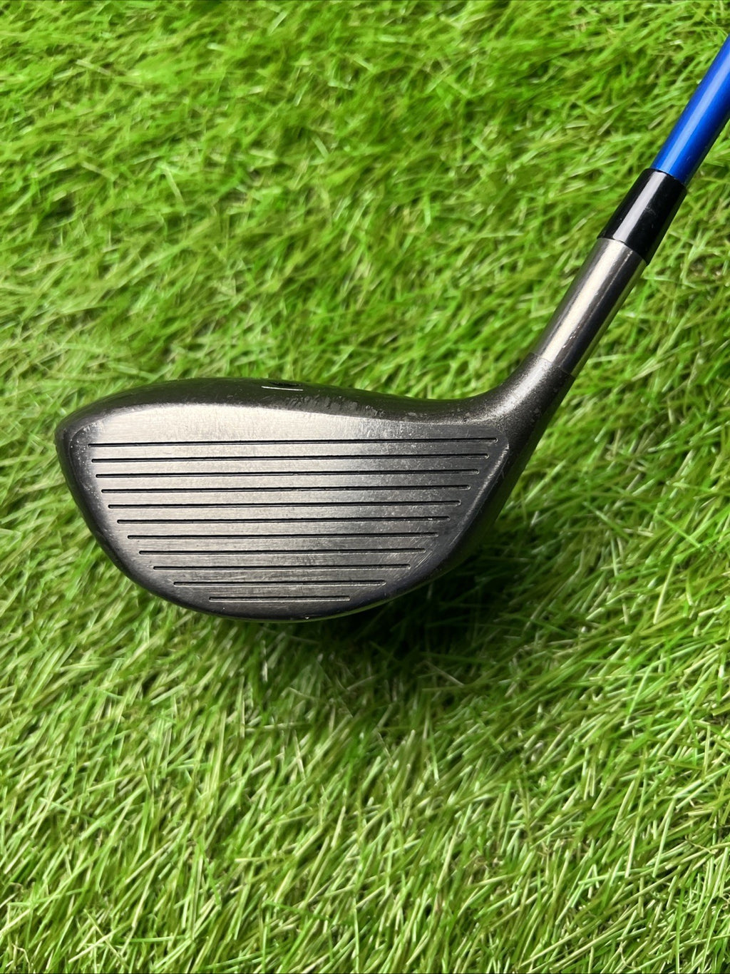 Titleist Titanium 975D 8.5° Driver RH Pro Launch Blue 85 Regular Flex Shaft 45"