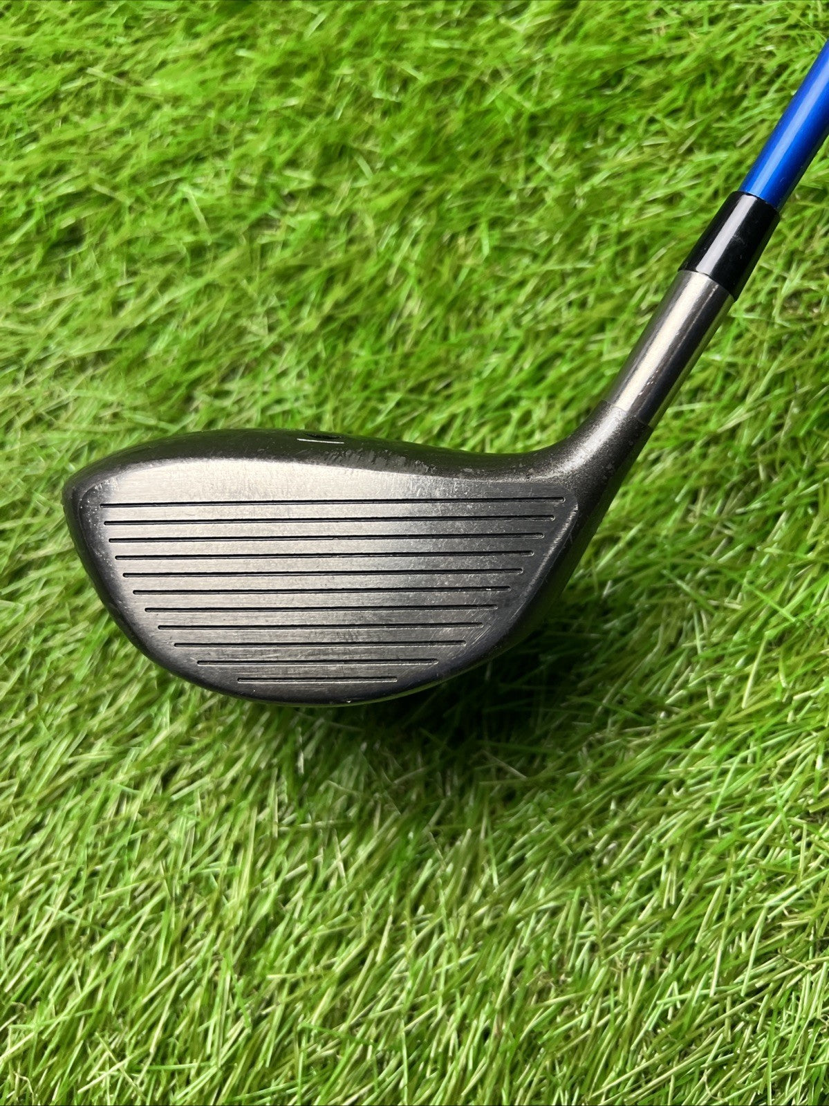Titleist Titanium 975D 8.5° Driver RH Pro Launch Blue 85 Regular Flex Shaft 45"