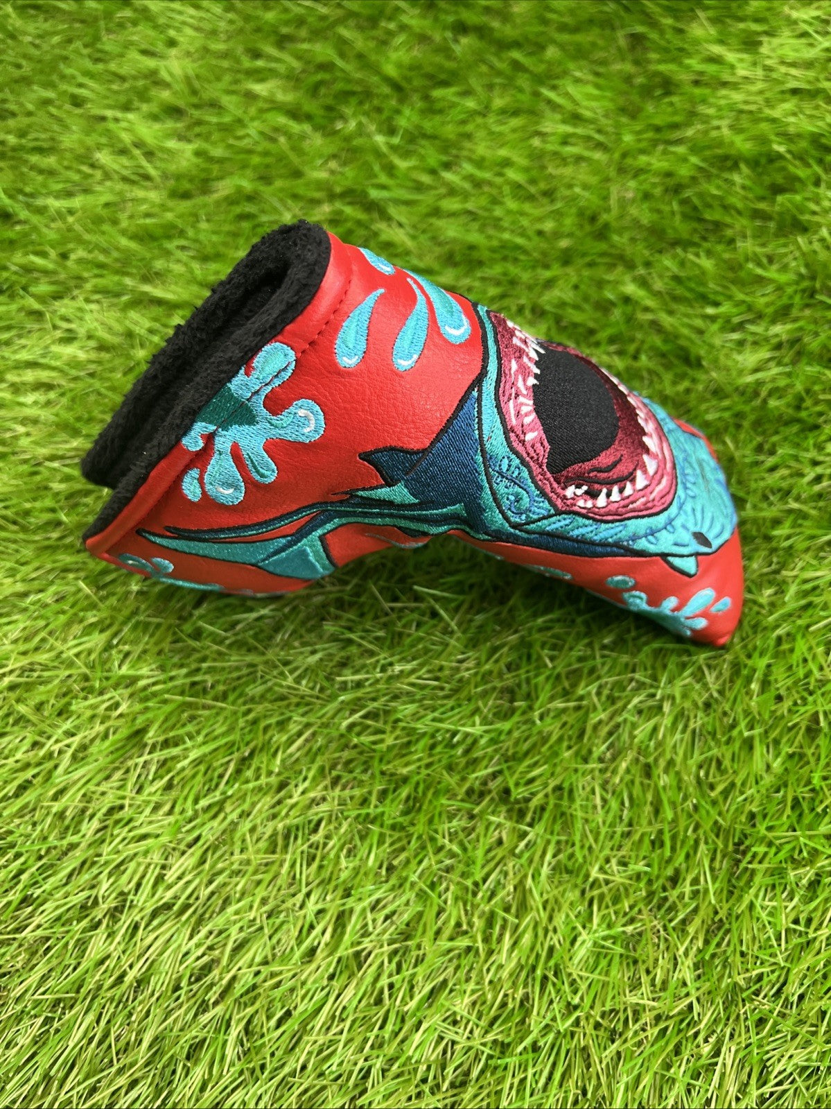 2021Sugar Skull Golf Red Shark Week Blade Putter Headcover Magnetic Closure