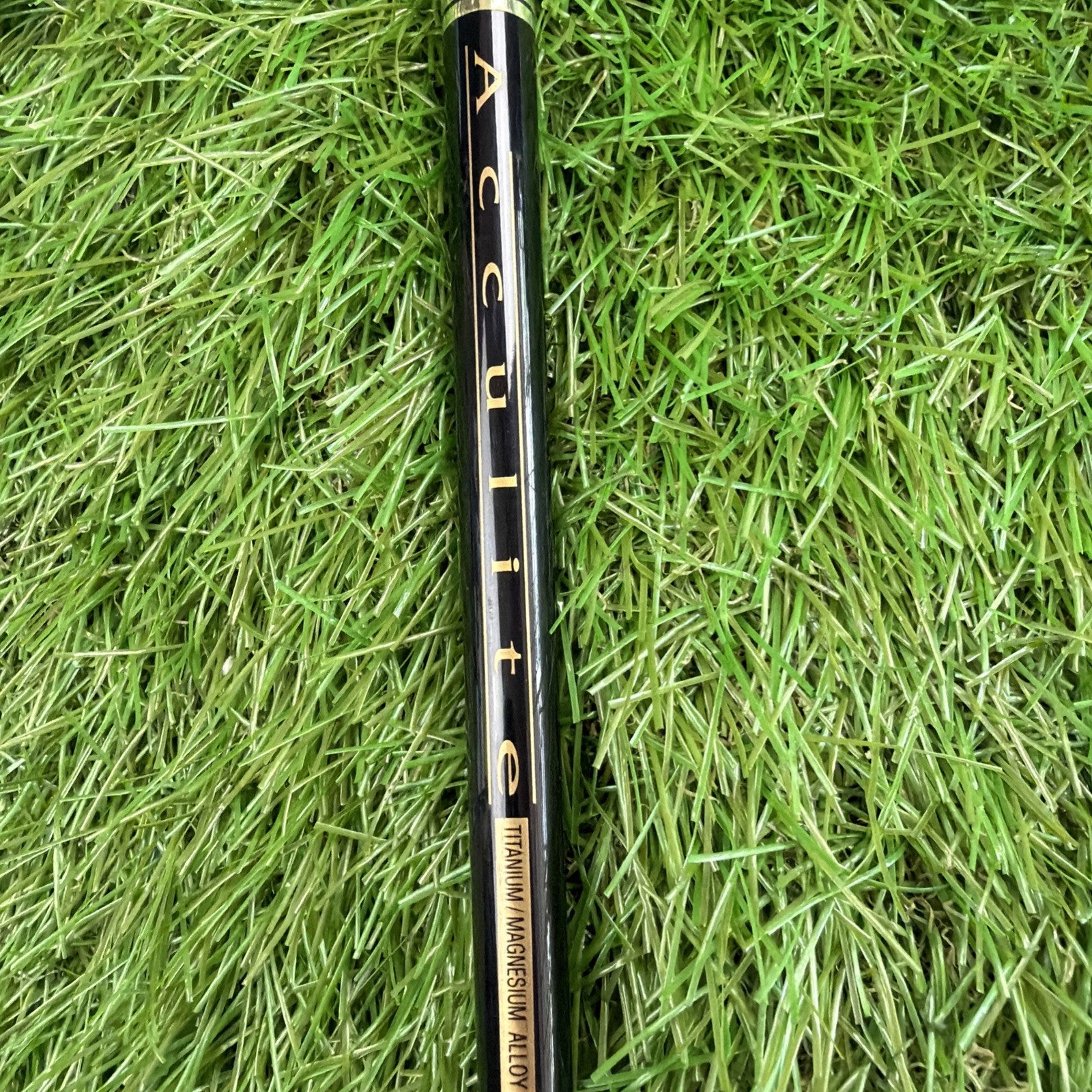Alien Tutch Mallet Putter RH Acculite Shaft 36"