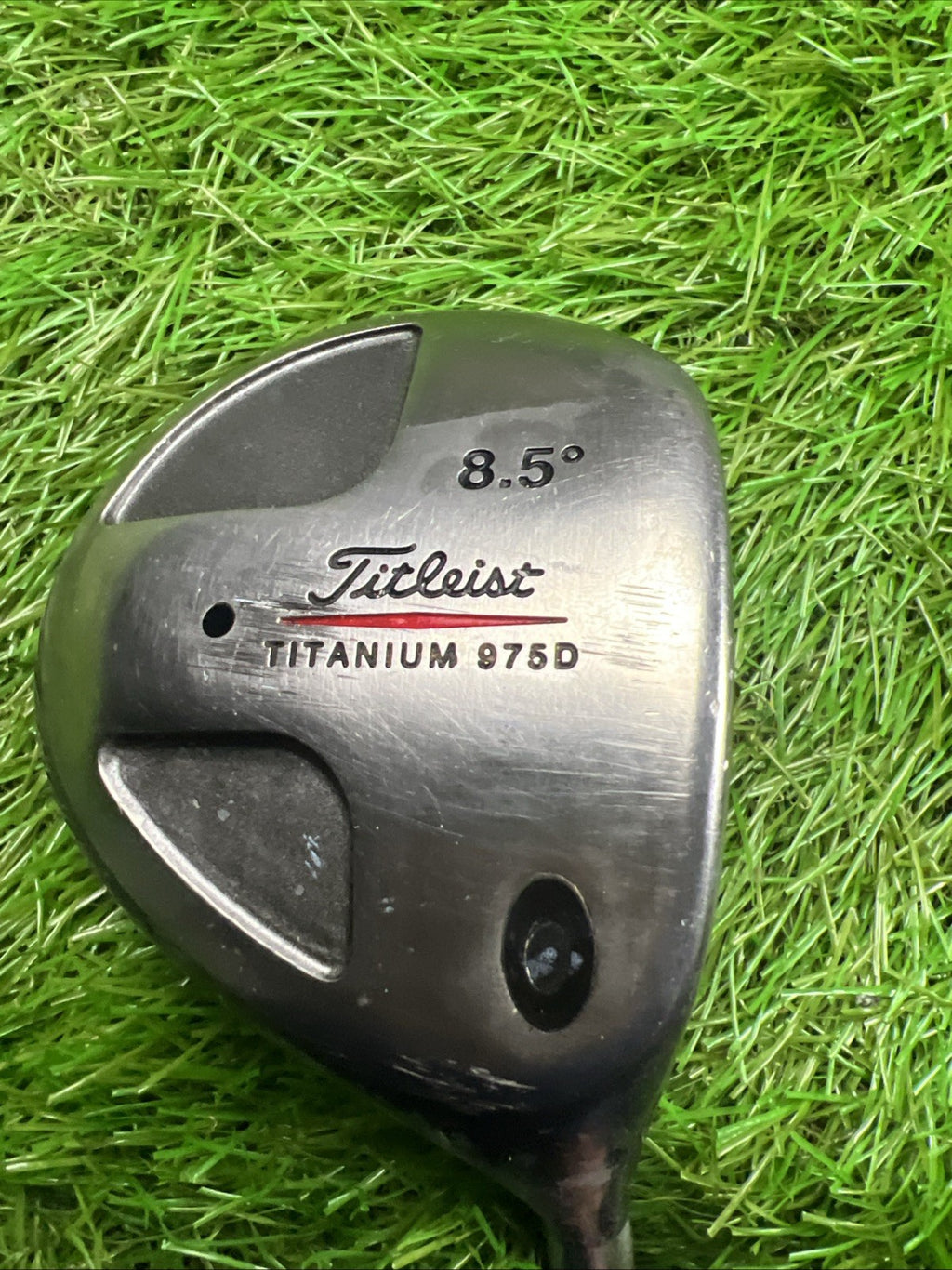Titleist Titanium 975D 8.5° Driver RH Pro Launch Blue 85 Regular Flex Shaft 45"