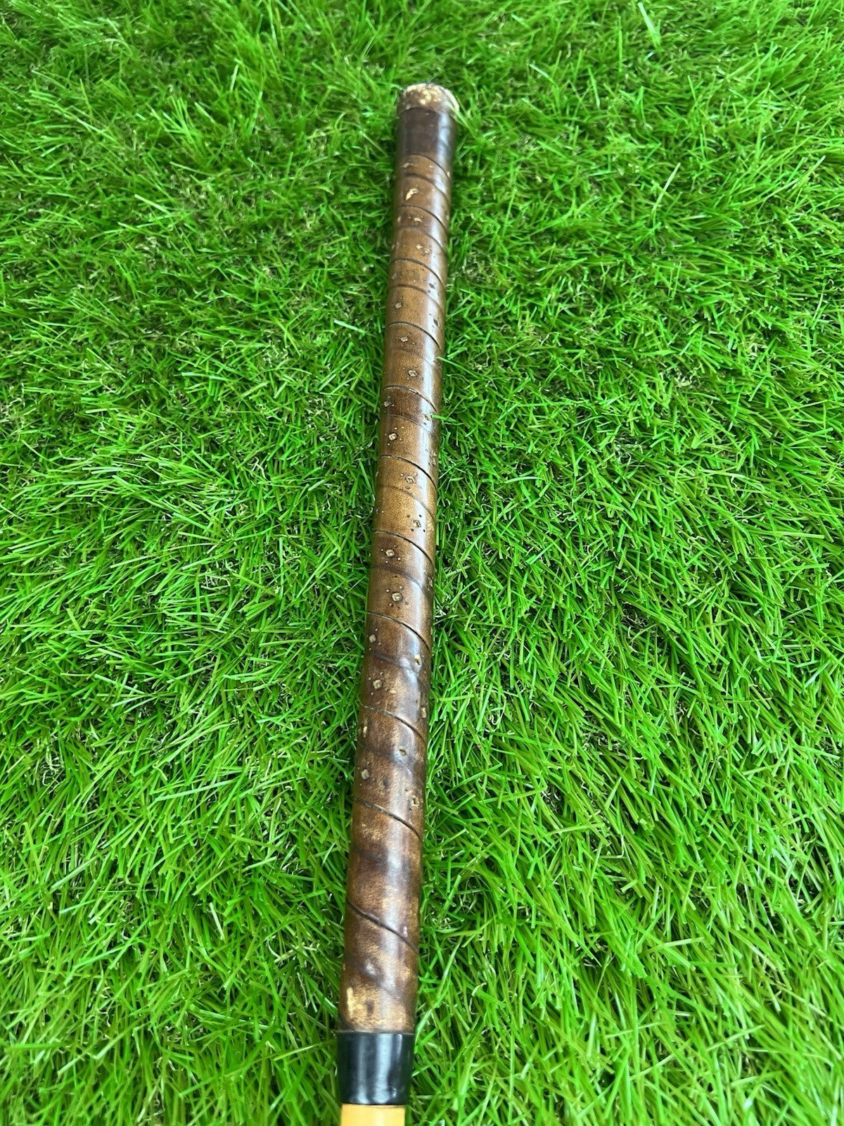 Antique Walter Hagen 5 Iron Compact Blade 205 RH  Leather Grip 37"