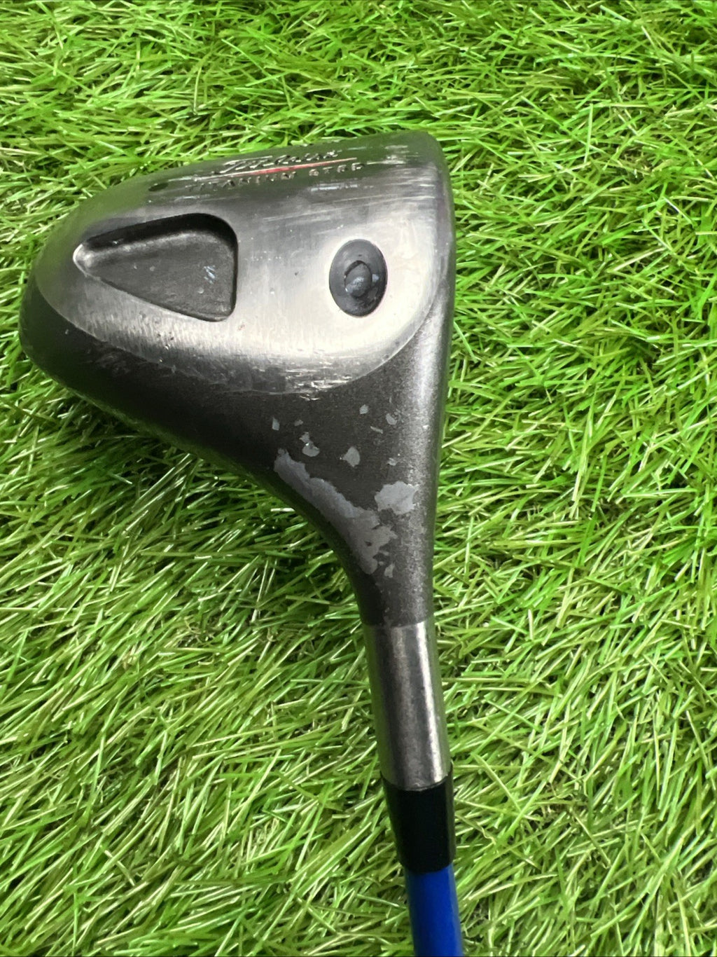 Titleist Titanium 975D 8.5° Driver RH Pro Launch Blue 85 Regular Flex Shaft 45"