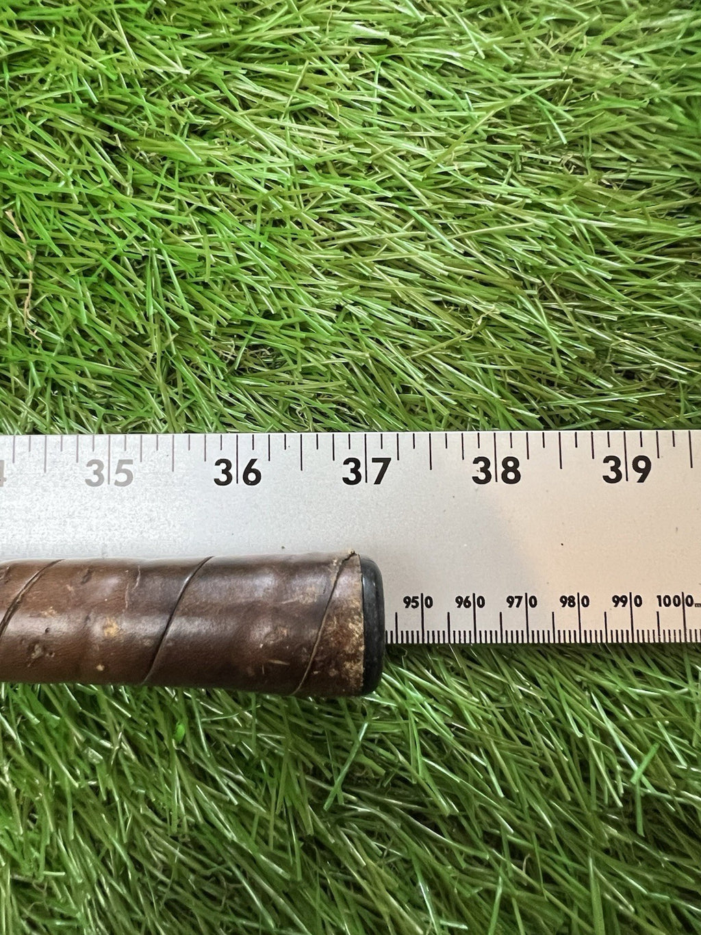 Antique Walter Hagen 5 Iron Compact Blade 205 RH  Leather Grip 37"