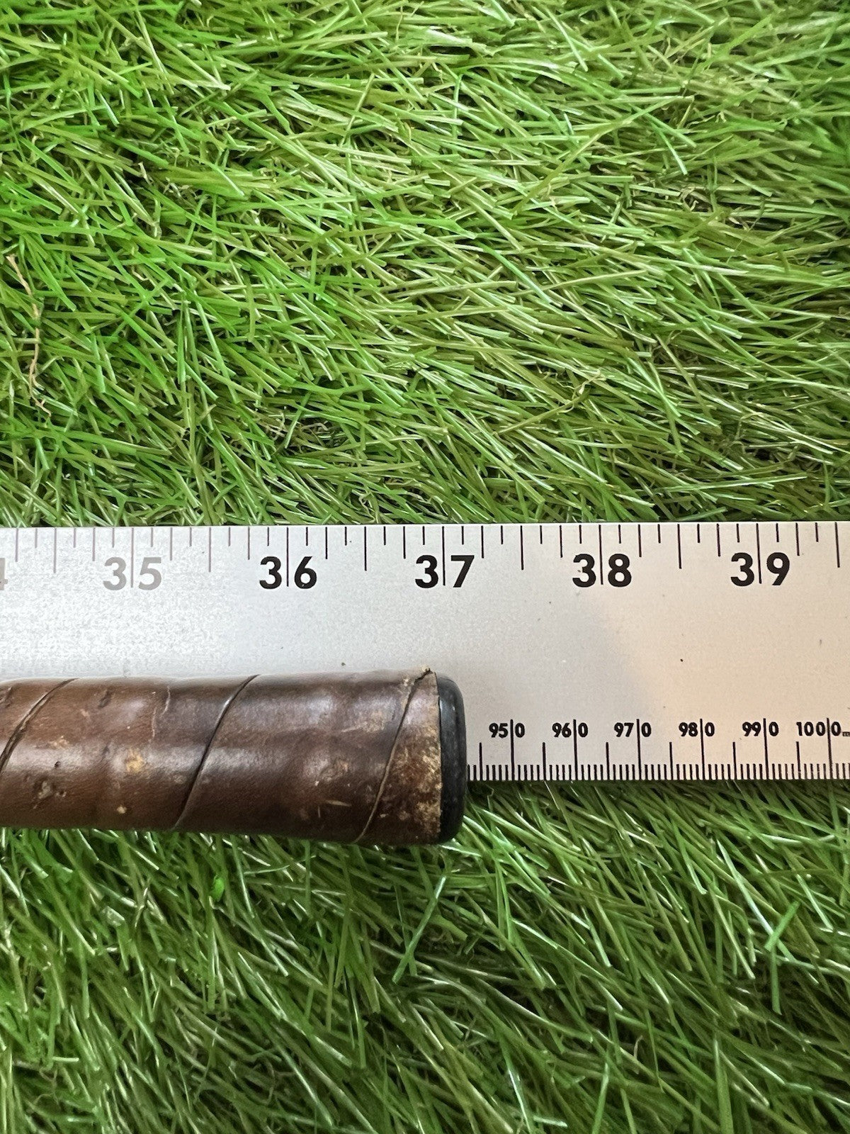 Antique Walter Hagen 5 Iron Compact Blade 205 RH  Leather Grip 37"