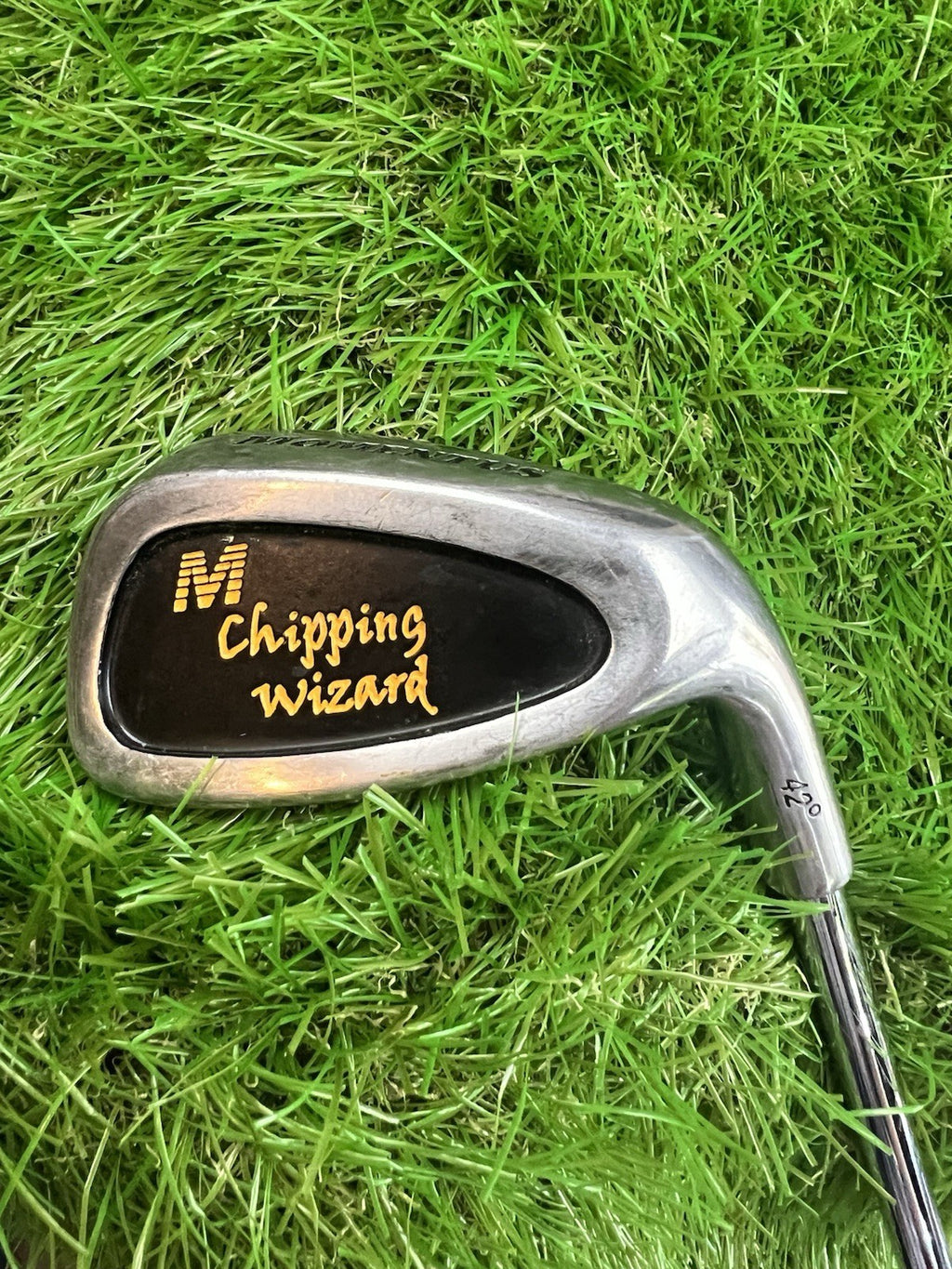 Momentus Chipping Wizzard RH 42 Degree 175 Gram Swing Trainer