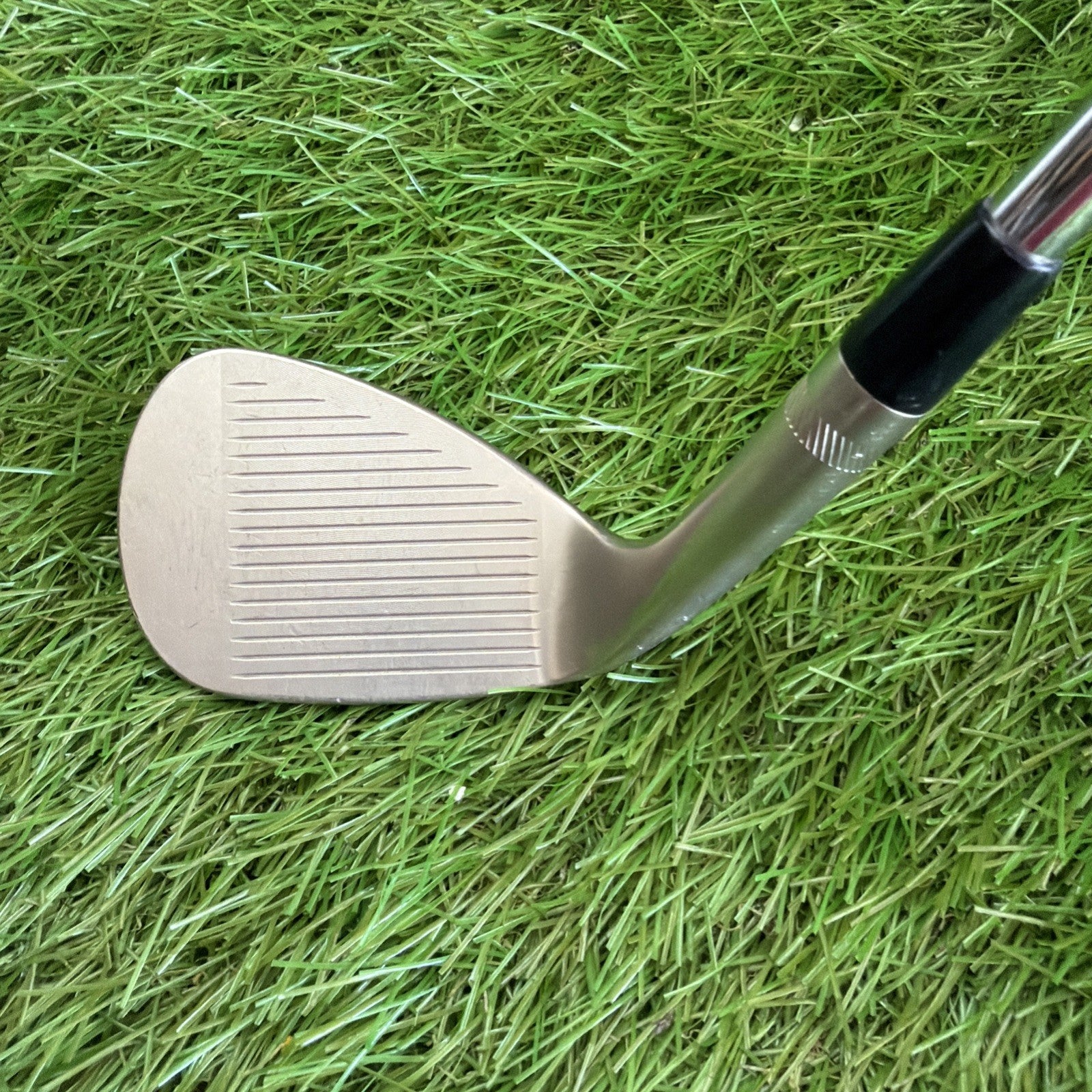 Titleist Vokey SM5 56° Wedge M Grind RH Steel Shaft Wedge Flex 35.5"