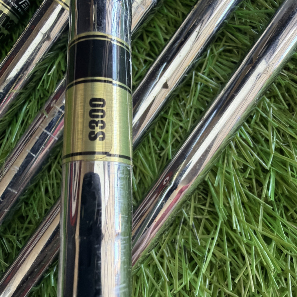 Nike VR II Pro Combo Iron Set (4-PW) Forged RH Dynamic Gold S300 Stiff Flex