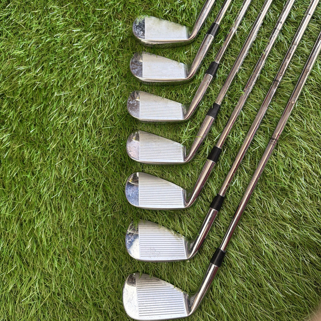 Nike VR II Pro Combo Iron Set (4-PW) Forged RH Dynamic Gold S300 Stiff Flex
