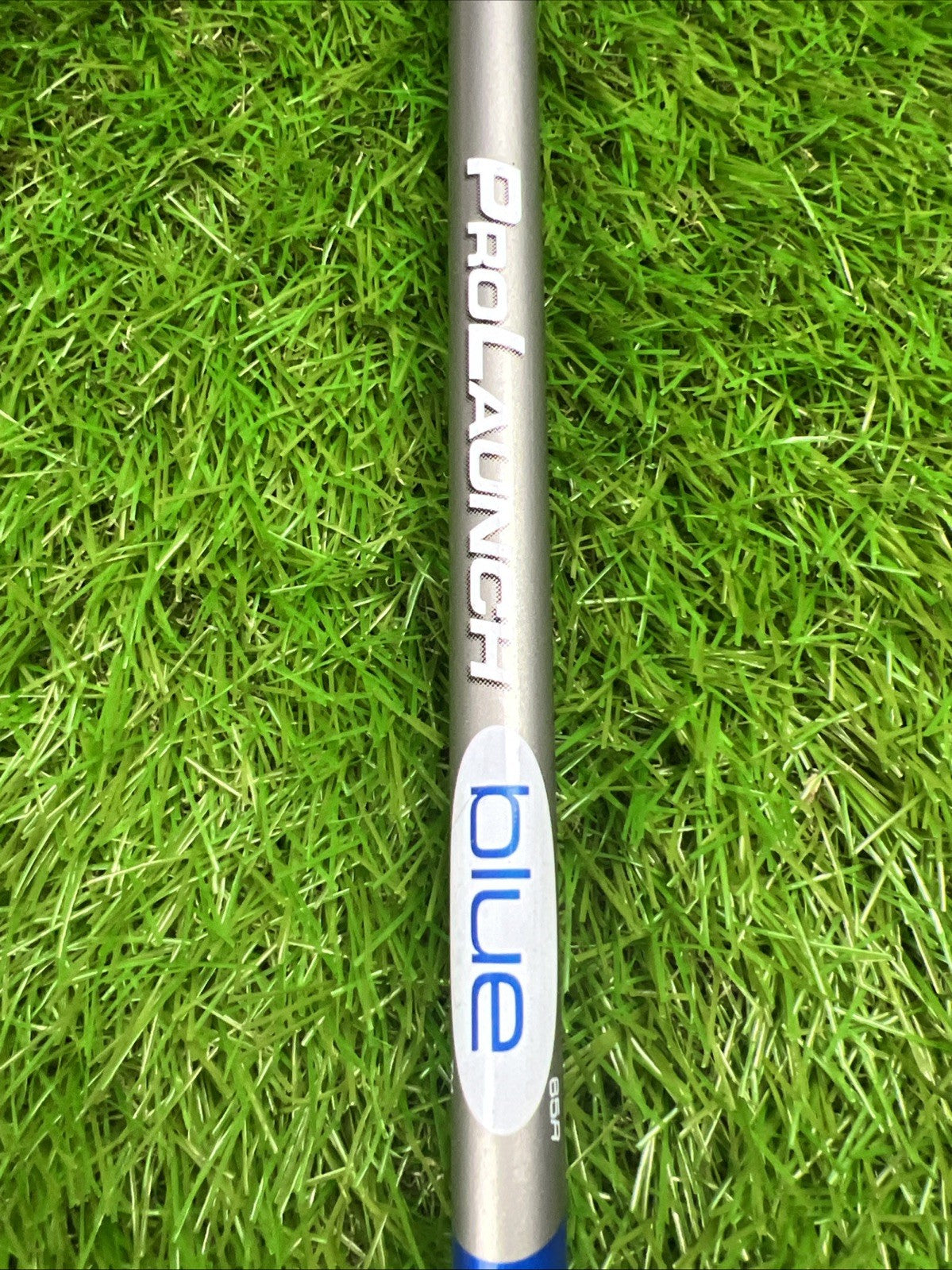 Titleist Titanium 975D 8.5° Driver RH Pro Launch Blue 85 Regular Flex Shaft 45"