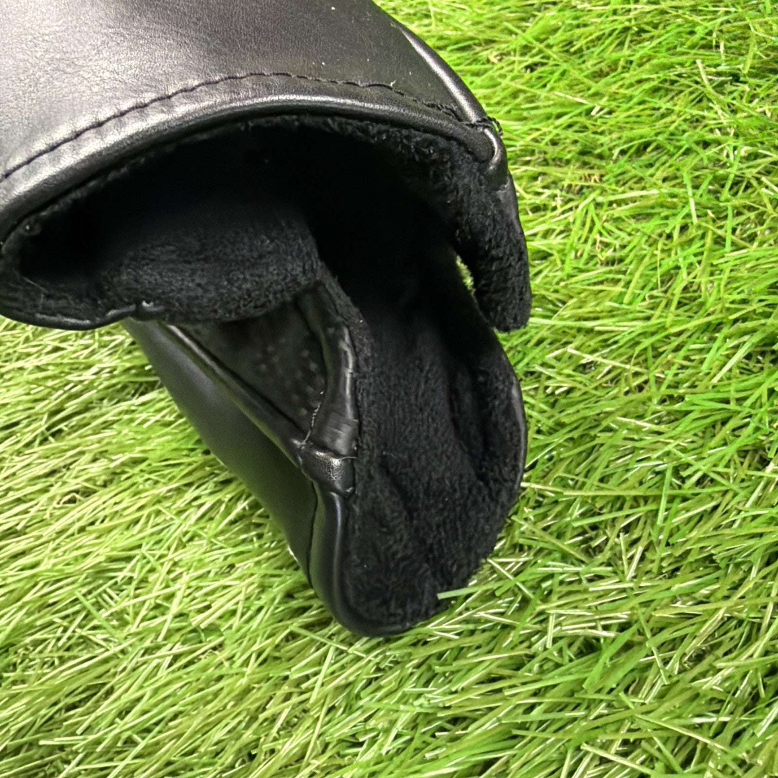 TaylorMade Stealth Driver Head Cover Black/Red