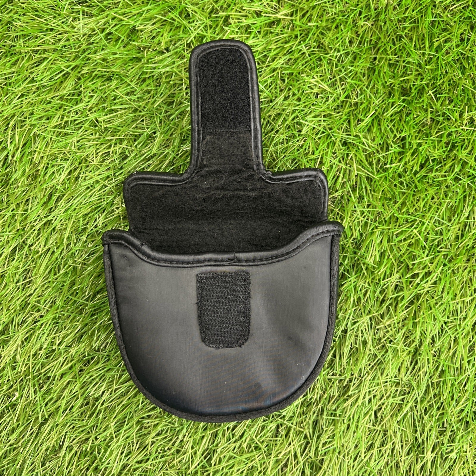 TaylorMade Spider Si Putter Headcover Hook and Loop Closure